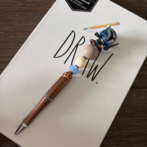 Disney Doorables: Star Wars: Bo-Katan Kryze handmade beaded pen - Picture 3 of 3